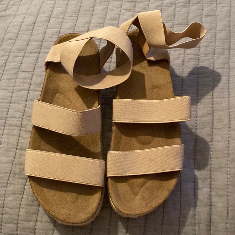 Size 8.5 sandals